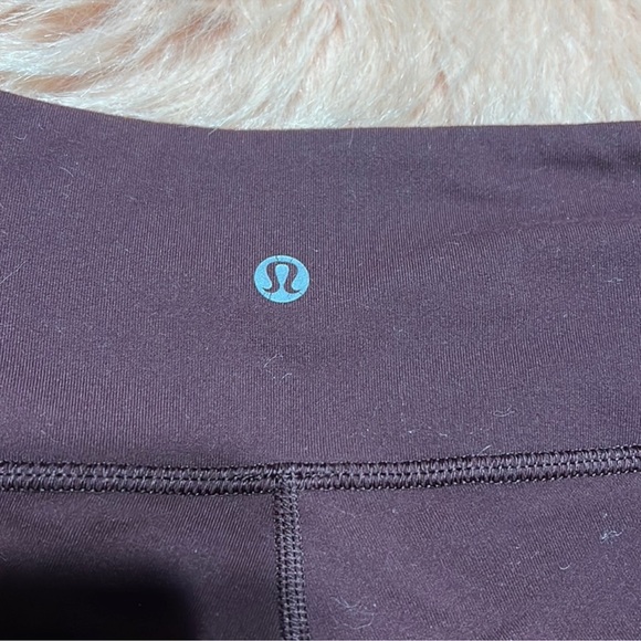Lululemon Wunder Under Crop Plum leggings size 2 - Picture 9 of 11
